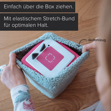 Laden Sie das Bild in den Galerie-Viewer, Musikbox SLEEVY TEDDY Dusty Mint Stretch, Schutzbezug für die Toniebox