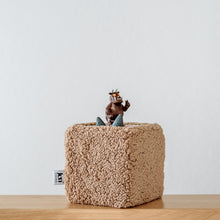 Laden Sie das Bild in den Galerie-Viewer, musikbox sleevy teddy caramel