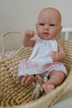 Laden Sie das Bild in den Galerie-Viewer, Hängerchen BATIK LOVE aus Musselin