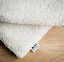 Laden Sie das Bild in den Galerie-Viewer, Puppenbettwäsche Teddy