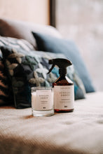 Laden Sie das Bild in den Galerie-Viewer, JenLiving® SENSUAL AMBER Fragrance Candle