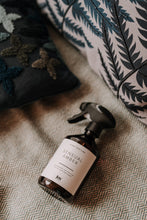 Laden Sie das Bild in den Galerie-Viewer, JenLiving® SENSUAL AMBER Home Perfume