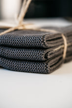 Laden Sie das Bild in den Galerie-Viewer, Solvang Wischtücher gestrickt, 3er Set, dunkelgrau aus 100% Oeko-Tex Baumwolle