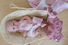 Laden Sie das Bild in den Galerie-Viewer, Hängerchen BATIK LOVE aus Musselin