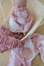 Laden Sie das Bild in den Galerie-Viewer, Hängerchen BATIK LOVE aus Musselin