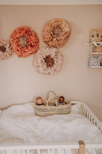 Laden Sie das Bild in den Galerie-Viewer, JenLiving® Puppentrage NILA