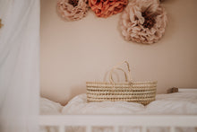 Laden Sie das Bild in den Galerie-Viewer, JenLiving® Puppentrage NILA