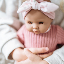 Laden Sie das Bild in den Galerie-Viewer, Paola Reina Puppe Los Manus Alberta