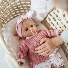 Laden Sie das Bild in den Galerie-Viewer, Paola Reina Puppe Los Manus Alberta