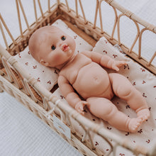 Laden Sie das Bild in den Galerie-Viewer, Paola Reina Gordi Puppe Scandi Girl, 34 cm aus Vinyl