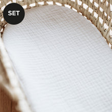 Laden Sie das Bild in den Galerie-Viewer, Set aus Puppentrage LUCY LOU und Matratze Natur weiß