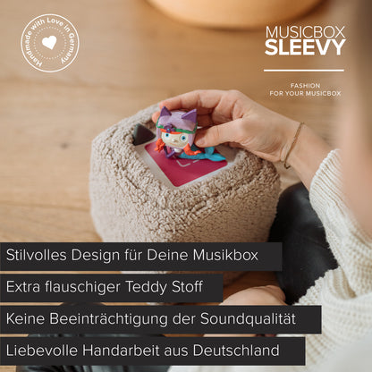 Musikbox SLEEVY Stretch, Teddy Nuts & Creme, Schutzbezug für die Toniebox