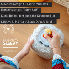 Laden Sie das Bild in den Galerie-Viewer, Musikbox SLEEVY Stretch, Schutzbezug für die Toniebox 1 und 2 aus Teddy Stoff
