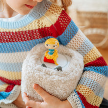 Laden Sie das Bild in den Galerie-Viewer, Musikbox SLEEVY Stretch, Schutzbezug für die Toniebox 1 und 2 aus Teddy Stoff
