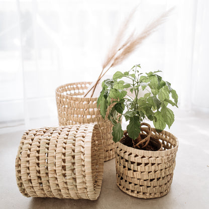 palm leaf basket, pflanzkörbe aus Palmblatt 