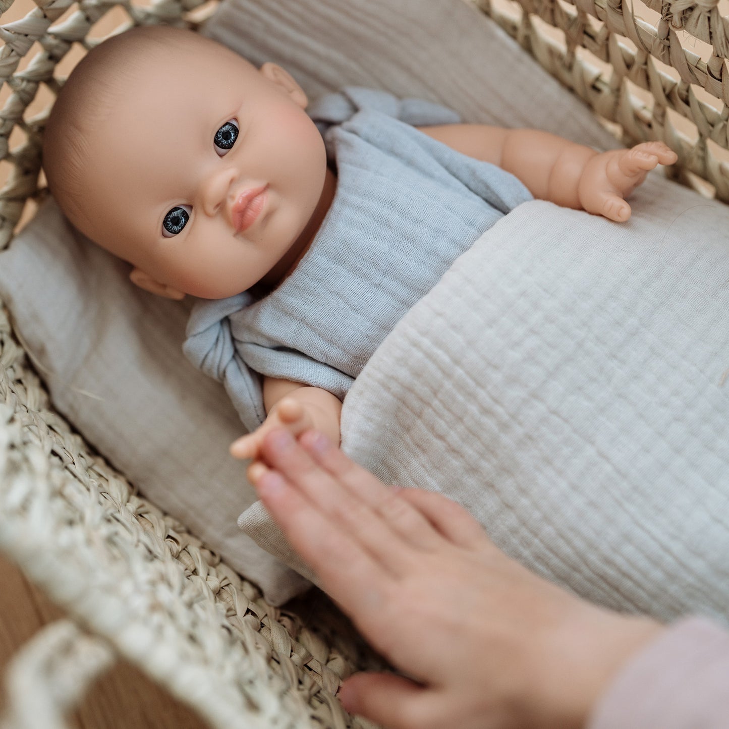 Set aus Puppentrage LUCY LOU und Bettwäsche Natur weiß